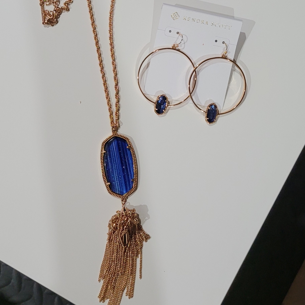 New Kendra Scott Necklace & Hoop Earring Set in Rose Gold Navy Dusted Glass Blue